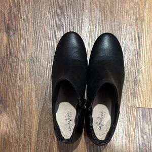 Clark’s Women's Black Ankle Booties